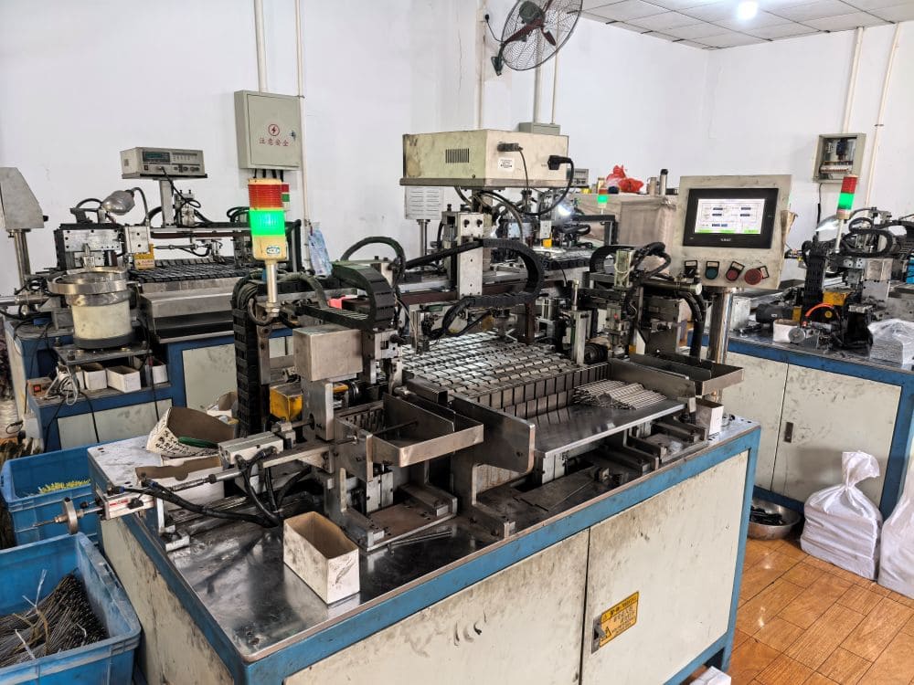 Continuous mesh belt bright annealing furnace for metal stress relief